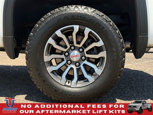 Used 2021 GMC Sierra 1500 AT4 w/ AT4 Value Package AWD/4WD image 15