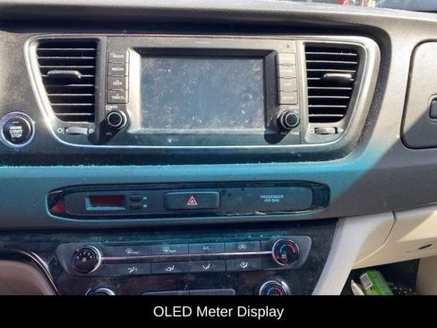 Used 2017 Kia Sedona LX w/ LX Essentials Premium Package FWD image 13