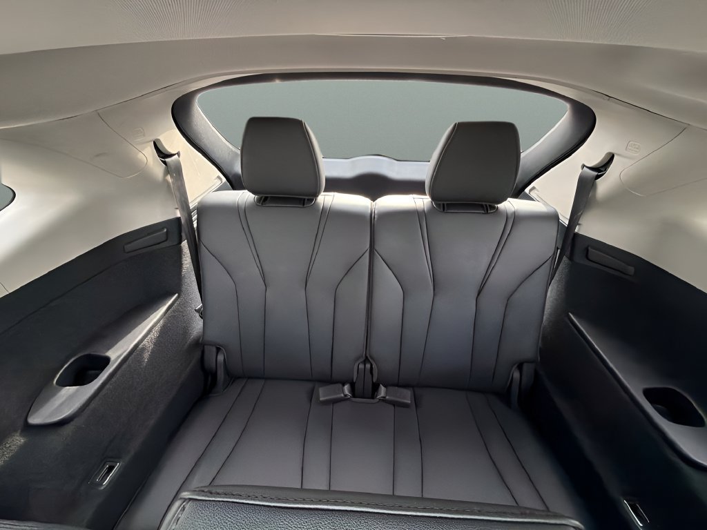 Used 2022 Acura MDX SH-AWD image 24