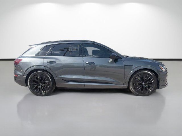 Used 2024 Audi Q8 e-tron Prestige w/ Prestige Package AWD/4WD image 2