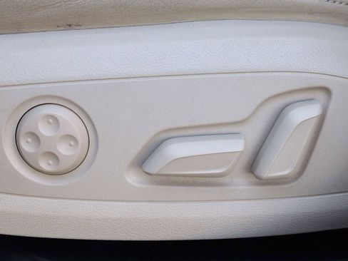 Used 2017 Audi A4 2.0T Premium w/ Convenience Package image 18