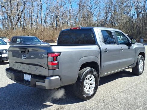 Used 2024 Nissan Frontier SV image 7