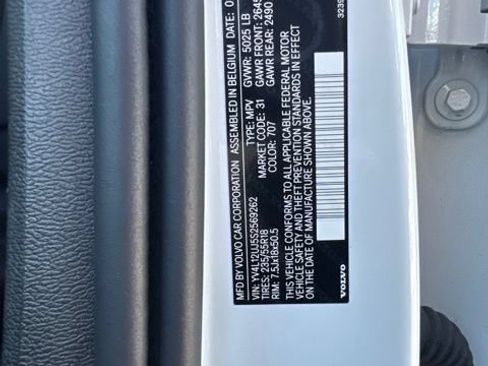Certified 2025 Volvo XC40 B5 Core AWD/4WD image 27
