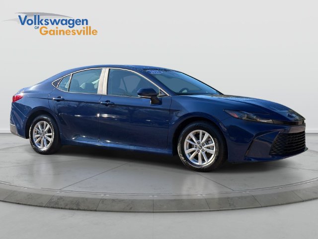 Used 2025 Toyota Camry LE w/ Convenience Package FWD image 1