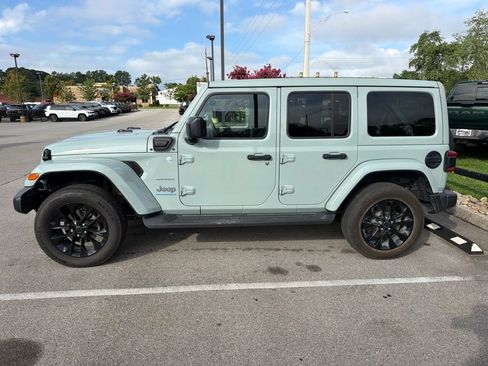 Used 2024 Jeep Wrangler Unlimited Sahara w/ Safety Group AWD/4WD image 6