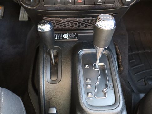 Used 2017 Jeep Wrangler Unlimited Sahara AWD/4WD image 49