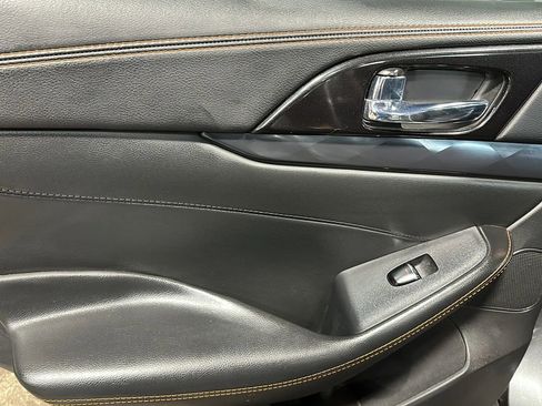 Used 2019 Nissan Maxima SR w/ Premium Package image 12