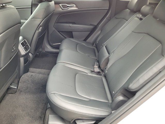 New 2026 Kia Sportage EX w/ EX Panorama Roof Package FWD image 12