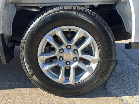 Used 2023 Chevrolet Silverado 1500 LT image 37