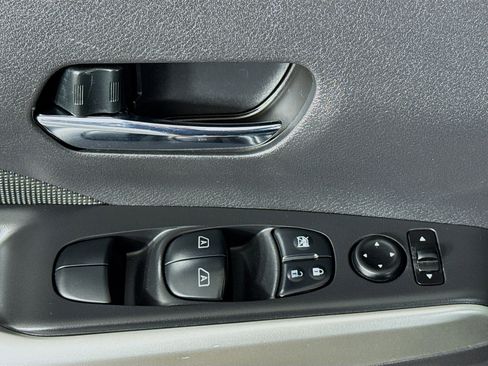 Used 2019 Nissan Kicks SV image 23