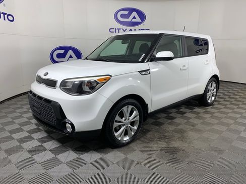 Used 2016 Kia Soul + image 7