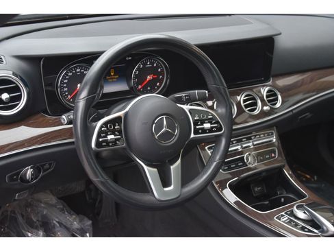 Used 2019 Mercedes-Benz E 300 4MATIC image 12