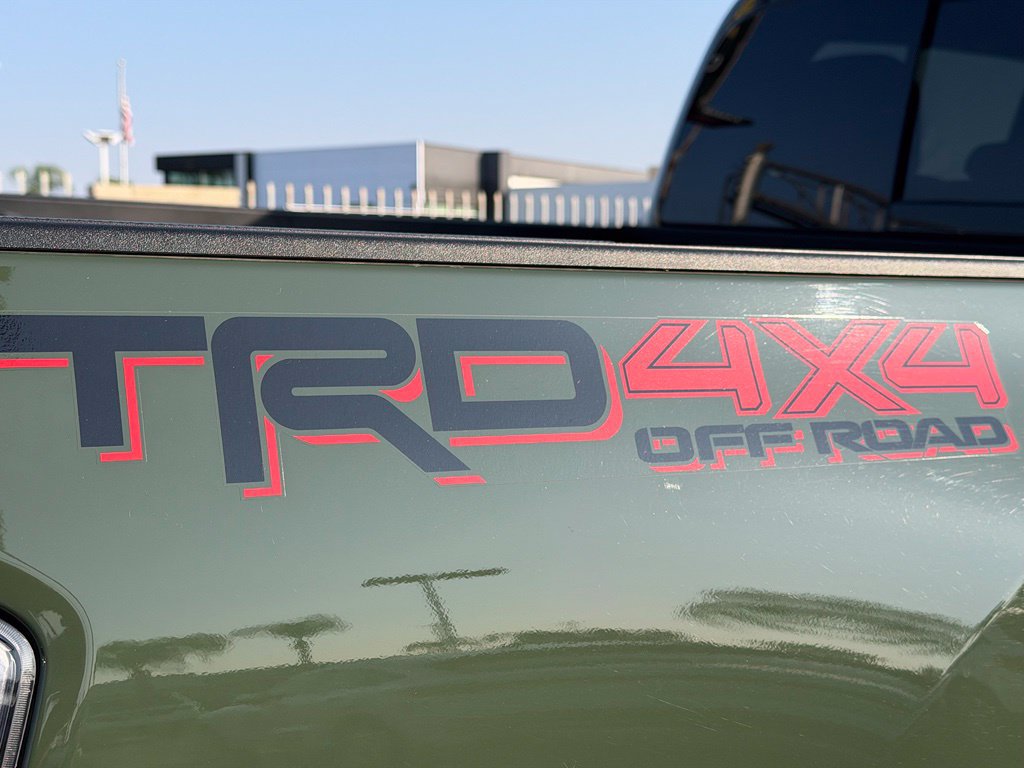 Used 2022 Toyota Tacoma TRD Off-Road w/ Black Out Package (TMS) AWD/4WD image 8