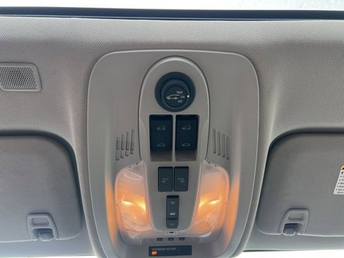 Used 2017 Chevrolet Equinox LT w/ Convenience Package image 27