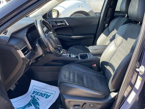 Used 2022 Mitsubishi Outlander SE image 11