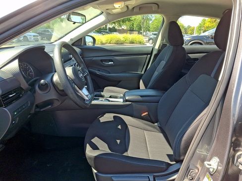 Used 2024 Nissan Sentra SV FWD image 13