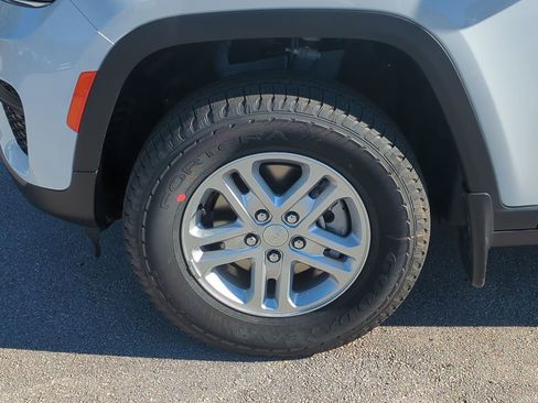 New 2025 Jeep Grand Cherokee Laredo w/ MOPAR Finishing Package image 11