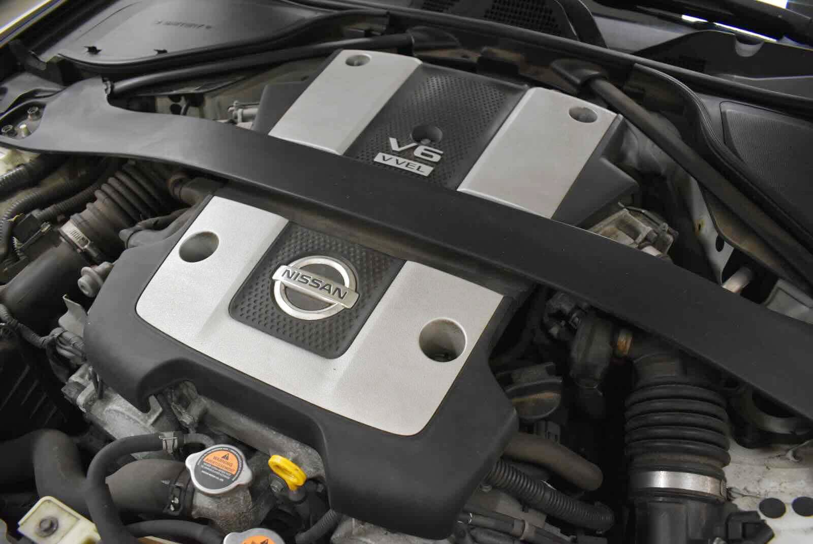 Used 2014 Nissan 370Z Coupe RWD image 27