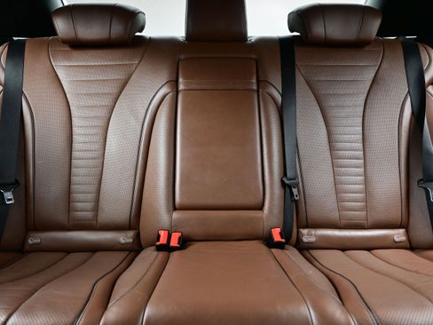 Used 2015 Mercedes-Benz S 550 Sedan image 19