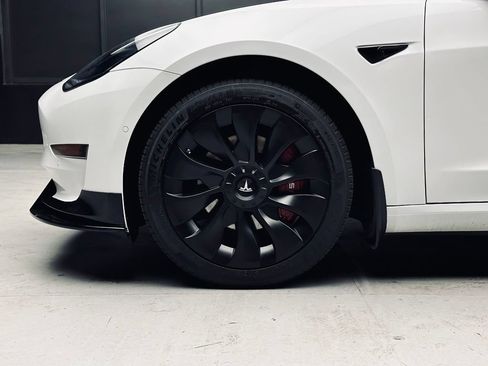 Used 2018 Tesla Model 3 Long Range RWD image 37