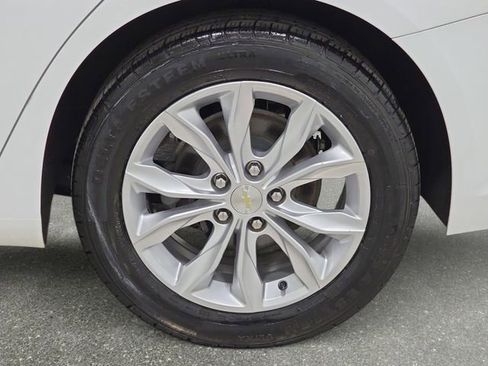 Used 2021 Chevrolet Malibu LT image 32