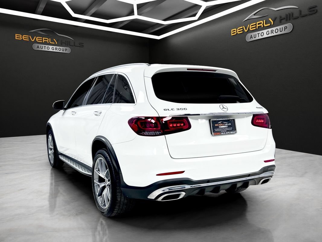 Used 2020 Mercedes-Benz GLC 300 4MATIC image 3