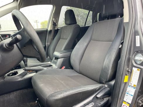 Used 2016 Toyota RAV4 LE AWD/4WD image 9