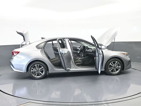 Used 2023 Kia Forte LXS image 64