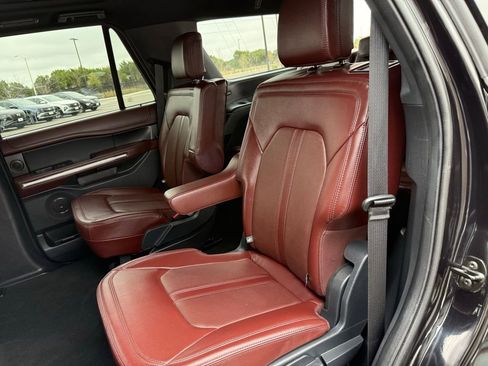 Used 2024 Ford Expedition Limited image 22