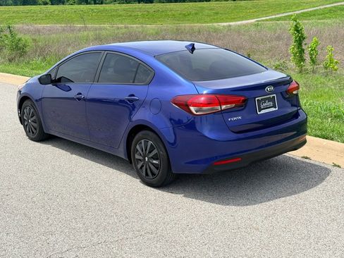 Used 2017 Kia Forte LX FWD image 8