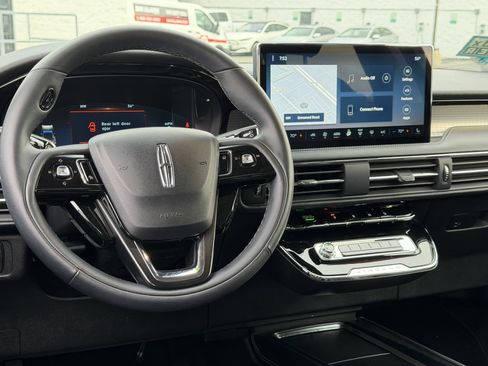 Used 2023 Lincoln Corsair FWD image 19