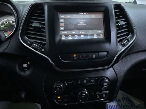 Used 2021 Jeep Cherokee Latitude Plus image 21