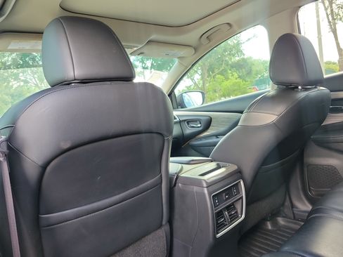 Used 2017 Nissan Murano Platinum w/ Platinum Technology Package FWD image 19