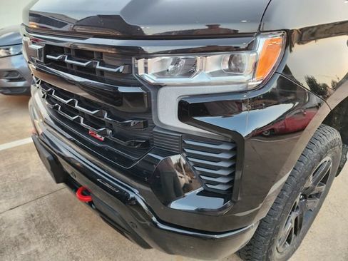 Used 2025 Chevrolet Silverado 1500 LT Trail Boss w/ Convenience Package II AWD/4WD image 8