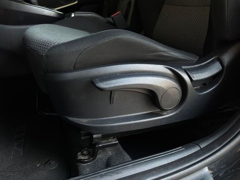 Used 2025 Kia Soul FWD image 11