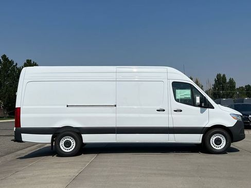 New 2025 Mercedes-Benz Sprinter 2500 image 2