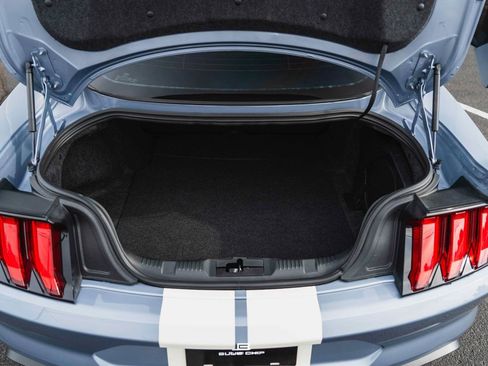 Used 2022 Ford Mustang Shelby GT500 w/ Carbon Fiber Track Pack RWD image 30