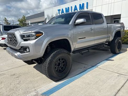 Used 2021 Toyota Tacoma TRD Sport w/ TRD Premium Sport Package AWD/4WD image 2