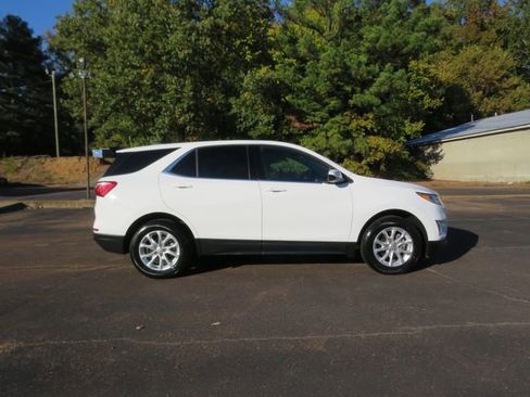 Used 2020 Chevrolet Equinox LT w/ LPO, Floor Liner Package image 1