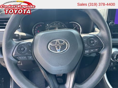 Used 2025 Toyota RAV4 XLE AWD/4WD image 16