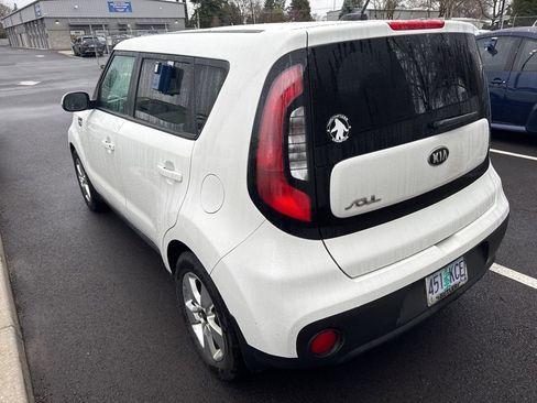 Used 2017 Kia Soul image 2