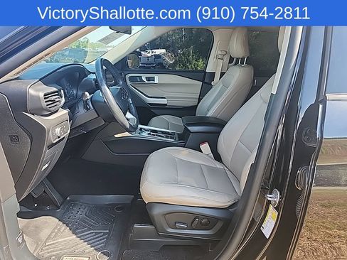 Used 2021 Ford Explorer XLT w/ Equipment Group 202A RWD image 16