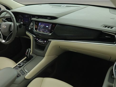 Used 2021 Cadillac XT6 Premium Luxury image 17