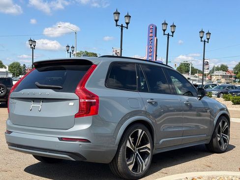 Used 2022 Volvo XC90 T8 R-Design AWD/4WD image 5
