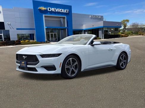 Used 2025 Ford Mustang Premium RWD image 32