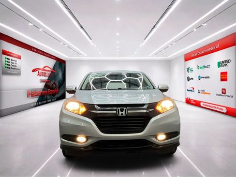 Used 2017 Honda HR-V EX image 2