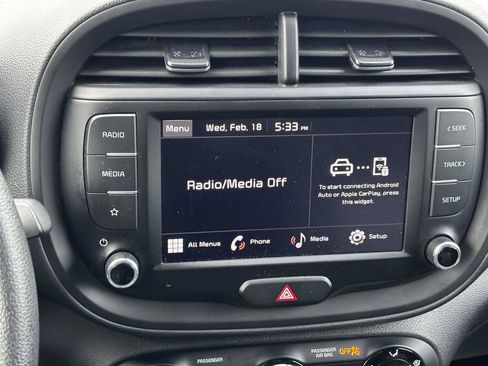 Used 2024 Kia Soul LX w/ Option Group 015 FWD image 17