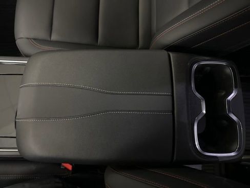Used 2024 Chevrolet Traverse Z71 w/ Enhanced Driving Package AWD/4WD image 20