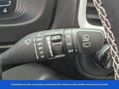 Used 2024 Hyundai Venue Limited image 39