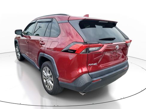 Used 2022 Toyota RAV4 XLE Premium FWD image 5